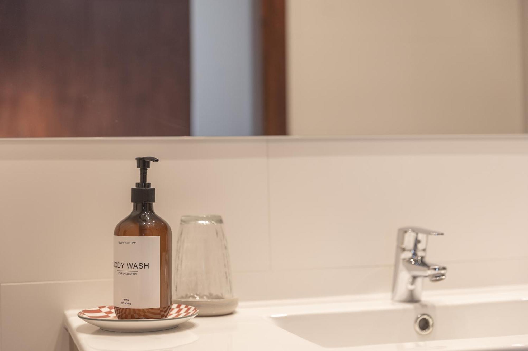 ויק Mazi Apartments Colon מראה חיצוני תמונה